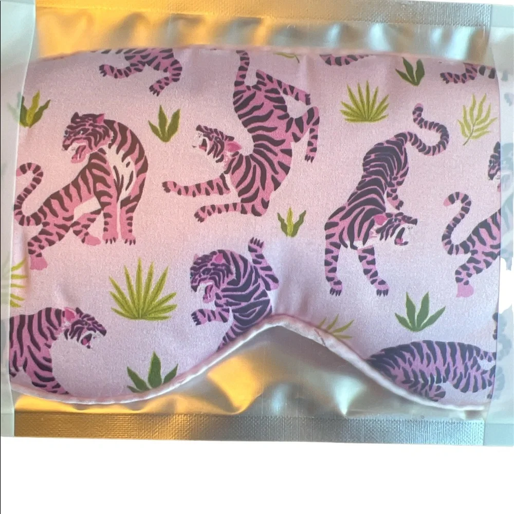 Satin Sleep Mask by SMUG Pink - Picture 3 of 3